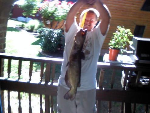 0701090849 In Kentucky. Catfish. 25 inches, 10 pounds. He is filleted (spelling ?) and sitting in our freezer waiting to be dinner.